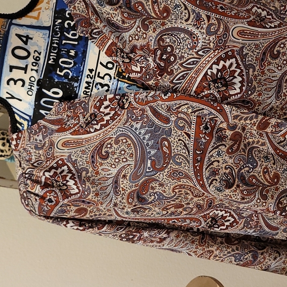 ROZ & ALI Woman's 1X Brown*Black*Gray Paisley Print Blouse - Picture 3 of 11